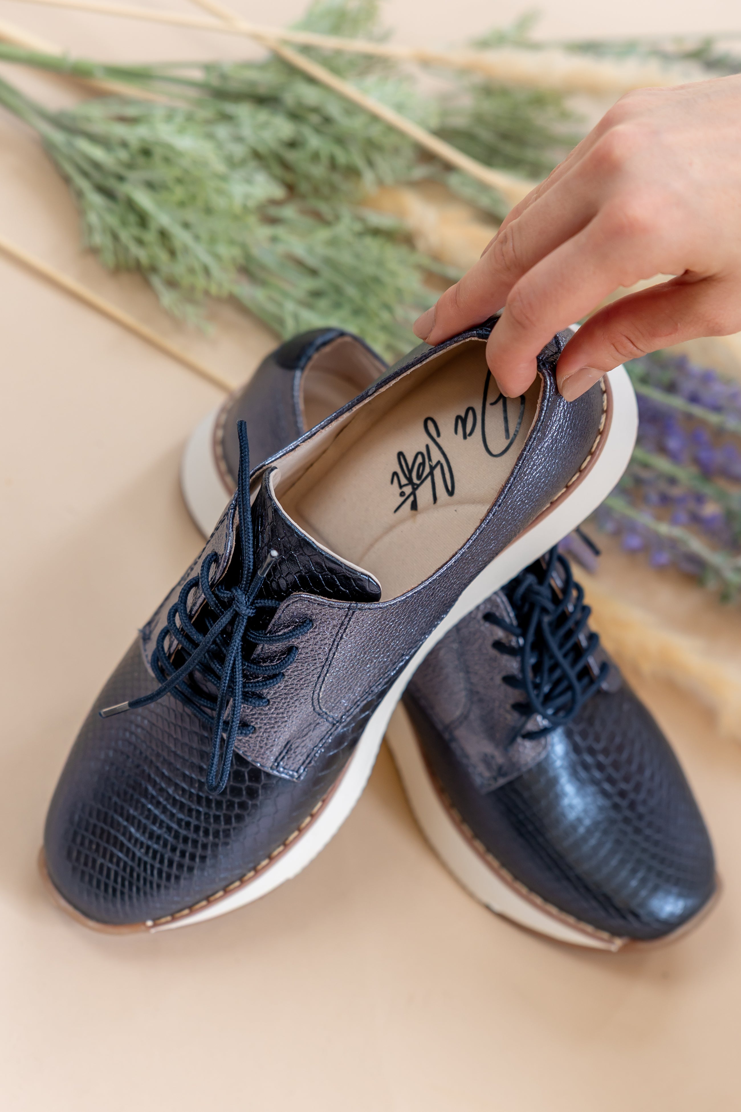 Oxford Blue Bela